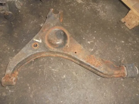 Ψαλίδι Πίσω Αριστερό για SUZUKI SWIFT (1992 - 1996) (SF) Ψαλίδι Πίσω Αριστερό για SUZUKI SWIFT (1992 - 1996) (SF)