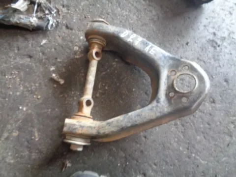 Ψαλίδι Εμπρός Δεξί Άνω για NISSAN D21 - 720 - 520 (1986 - 1997) D21 Ψαλίδι Εμπρός Δεξί Άνω για NISSAN D21 - 720 - 520 (1986 - 1997) D21