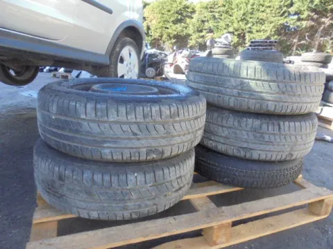 Ζαντολάστιχο 2ΑΔΑ PIRELLI 195/65/R15 για TOYOTA AURIS (2013 - 2015) *Δ* - 