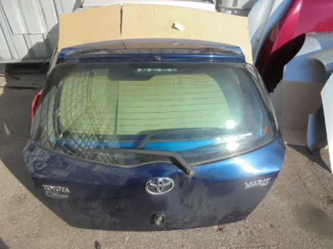 Πορτ-Μπαγκάζ (Λίγο Χτυπημένο) για TOYOTA YARIS (2006 - 2009) (KL9) Πορτ-Μπαγκάζ (Λίγο Χτυπημένο) για TOYOTA YARIS (2006 - 2009) (KL9)