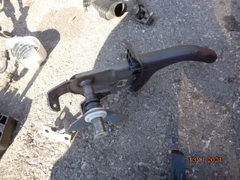 Καστάνια Χειροφρένου για HYUNDAI i30 (2007 - 2012) *Δ* Καστάνια Χειροφρένου για HYUNDAI i30 (2007 - 2012) *Δ*
