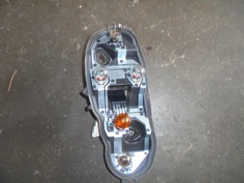 Πλακέτα Φανού Πίσω Δεξιά για OPEL CORSA (2006 - 2011) D Hatchback - 3dr Πλακέτα Φανού Πίσω Δεξιά για OPEL CORSA (2006 - 2011) D Hatchback - 3dr