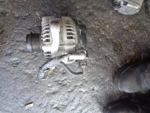 Δυναμό - Εναλλάκτης για TOYOTA AVENSIS (2009 - 2012) (T270) 1600 1ZR-FAE petrol 132 Δυναμό - Εναλλάκτης για TOYOTA AVENSIS (2009 - 2012) (T270) 1600 1ZR-FAE petrol 132
