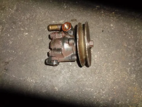 Αντλία Υδραυλικού Τιμονιού Μεταχειρισμένος G21132600D για MAZDA 626 (1987 - 1992) (GD) 2200 F2 petrol 115 12V