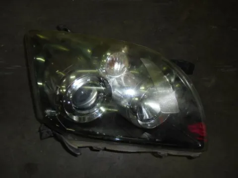 Φανάρι Εμπρός Δεξί XENON για TOYOTA AVENSIS (2006 - 2008) (T250) Φανάρι Εμπρός Δεξί XENON για TOYOTA AVENSIS (2006 - 2008) (T250)