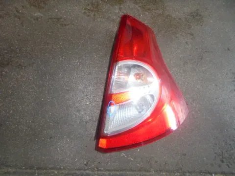 Φανάρι Πίσω Δεξί (Ραγισμένο) για DACIA SANDERO (2008 - 2013) Φανάρι Πίσω Δεξί (Ραγισμένο) για DACIA SANDERO (2008 - 2013)