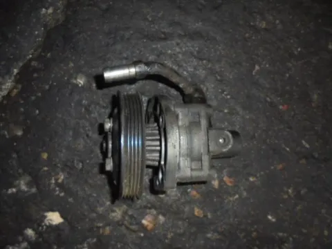 Αντλία Υδραυλικού Τιμονιού Μεταχειρισμένος για BMW 3 Series (1995 - 2000) (E36 F-L) / 1700 (M 41 D 18 (Inter.)) Diesel 90 318 tds