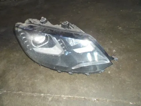 Φανάρι Εμπρός Δεξί XENON (Σπασμένη Βάση) για VW SHARAN (2011 - ) (7N) Φανάρι Εμπρός Δεξί XENON (Σπασμένη Βάση) για VW SHARAN (2011 - ) (7N)
