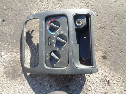 Κονσόλα Με Χειριστήρια Καλοριφέρ 55037533AD για JEEP CHEROKEE (2002 -2005) (KJ) , (2005 - 2008) (KJ) ΠΑΛΕΤΑ 1 *240423* Κονσόλα Με Χειριστήρια Καλοριφέρ 55037533AD για JEEP CHEROKEE (2002 -2005) (KJ) , (2005 - 2008) (KJ) ΠΑΛΕΤΑ 1 *240423*