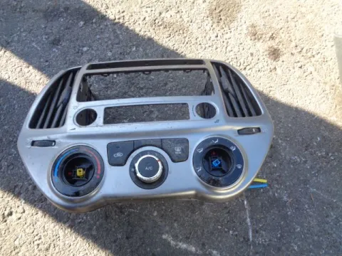 Κονσόλα Με Χειριστήρια Καλοριφέρ 972504P560 για HYUNDAI i20 (2012 - 2015) ( ) ΠΑΛΕΤΑ 1 *239582* Κονσόλα Με Χειριστήρια Καλοριφέρ 972504P560 για HYUNDAI i20 (2012 - 2015) ( ) ΠΑΛΕΤΑ 1 *239582*