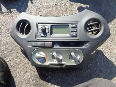 Κονσόλα Με Χειριστήρια Καλοριφέρ για TOYOTA YARIS (2003 - 2005) (XP10) ΠΑΛΕΤΑ 1 *242441* Κονσόλα Με Χειριστήρια Καλοριφέρ για TOYOTA YARIS (2003 - 2005) (XP10) ΠΑΛΕΤΑ 1 *242441*