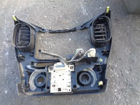 Κονσόλα Με Χειριστήρια Καλοριφέρ για TOYOTA YARIS (2003 - 2005) (XP10) ΠΑΛΕΤΑ 1 *242441* -  Κονσόλα Με Χειριστήρια Καλοριφέρ για TOYOTA YARIS (2003 - 2005) (XP10) ΠΑΛΕΤΑ 1 *242441* -