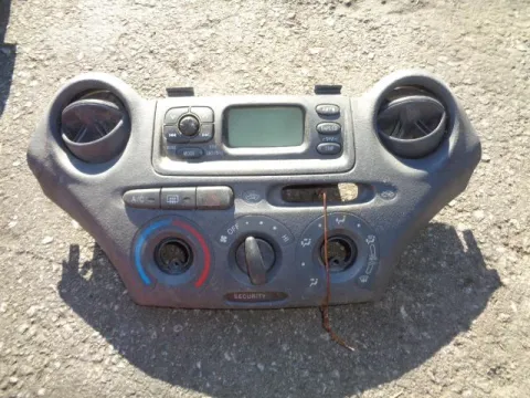 Κονσόλα Με Χειριστήρια Καλοριφέρ για TOYOTA YARIS (1999 - 2002) (XP10) ΠΑΛΕΤΑ 1 *242441* Κονσόλα Με Χειριστήρια Καλοριφέρ για TOYOTA YARIS (1999 - 2002) (XP10) ΠΑΛΕΤΑ 1 *242441*