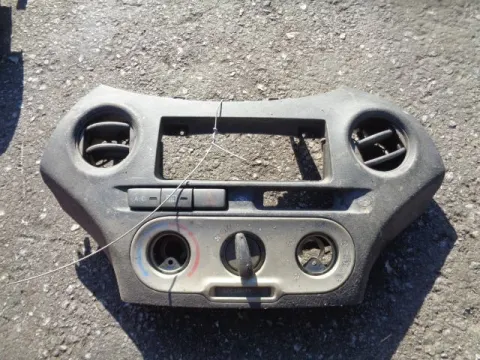 Κονσόλα Με Χειριστήρια Καλοριφέρ για TOYOTA YARIS (1999 - 2002) (XP10) ΠΑΛΕΤΑ 1 *242441* Κονσόλα Με Χειριστήρια Καλοριφέρ για TOYOTA YARIS (1999 - 2002) (XP10) ΠΑΛΕΤΑ 1 *242441*