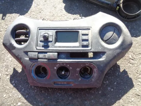 Κονσόλα Με Χειριστήρια Καλοριφέρ για TOYOTA YARIS (2003 - 2005) (XP10) ΠΑΛΕΤΑ 1 *242441* Κονσόλα Με Χειριστήρια Καλοριφέρ για TOYOTA YARIS (2003 - 2005) (XP10) ΠΑΛΕΤΑ 1 *242441*