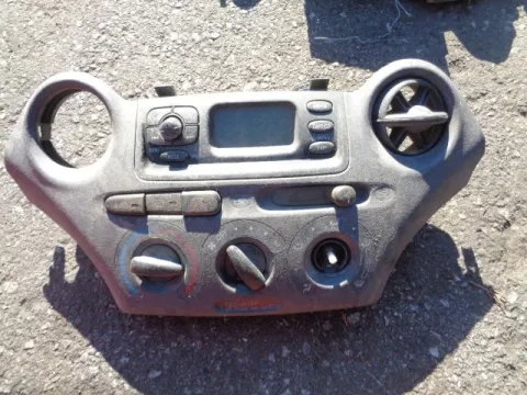 Κονσόλα Με Χειριστήρια Καλοριφέρ για TOYOTA YARIS (2003 - 2005) (XP10) ΠΑΛΕΤΑ 1 *242441* Κονσόλα Με Χειριστήρια Καλοριφέρ για TOYOTA YARIS (2003 - 2005) (XP10) ΠΑΛΕΤΑ 1 *242441*