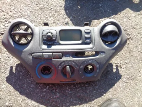 Κονσόλα Με Χειριστήρια Καλοριφέρ για TOYOTA YARIS (2003 - 2005) (XP10) ΠΑΛΕΤΑ 1 *242441* Κονσόλα Με Χειριστήρια Καλοριφέρ για TOYOTA YARIS (2003 - 2005) (XP10) ΠΑΛΕΤΑ 1 *242441*