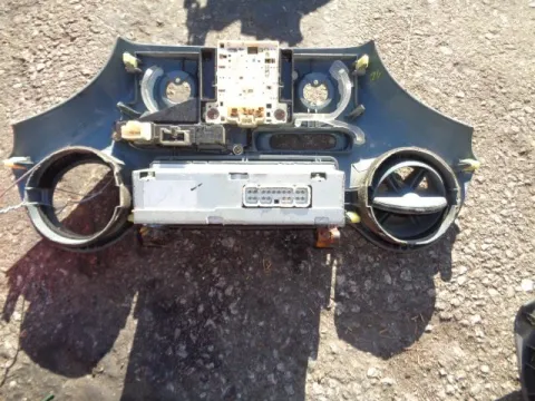 Κονσόλα Με Χειριστήρια Καλοριφέρ για TOYOTA YARIS (2003 - 2005) (XP10) ΠΑΛΕΤΑ 1 *242441* -  Κονσόλα Με Χειριστήρια Καλοριφέρ για TOYOTA YARIS (2003 - 2005) (XP10) ΠΑΛΕΤΑ 1 *242441* -