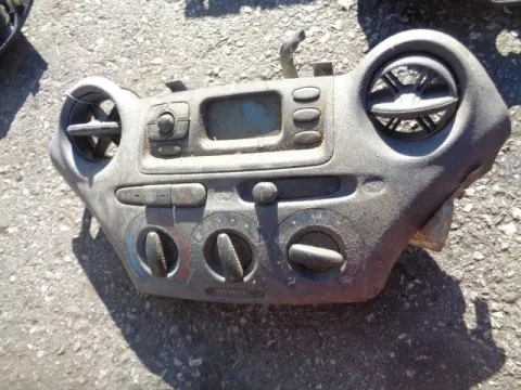 Κονσόλα Με Χειριστήρια Καλοριφέρ για TOYOTA YARIS (1999 - 2002) (XP10) ΠΑΛΕΤΑ 1 *242441* Κονσόλα Με Χειριστήρια Καλοριφέρ για TOYOTA YARIS (1999 - 2002) (XP10) ΠΑΛΕΤΑ 1 *242441*