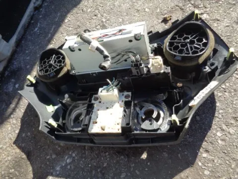 Κονσόλα Με Χειριστήρια Καλοριφέρ για TOYOTA YARIS (2003 - 2005) (XP10) ΠΑΛΕΤΑ 1 *242441* -  Κονσόλα Με Χειριστήρια Καλοριφέρ για TOYOTA YARIS (2003 - 2005) (XP10) ΠΑΛΕΤΑ 1 *242441* -