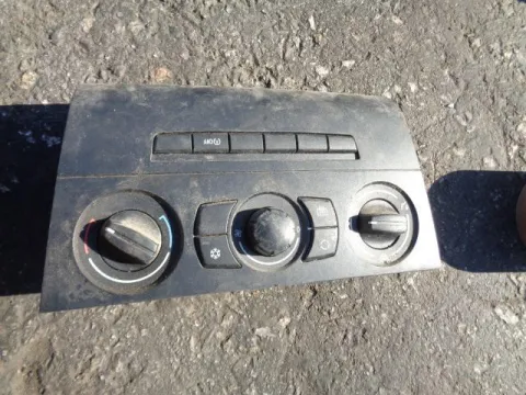 Χειριστήρια Καλοριφέρ 6411916811601 για BMW 1 Series (2007 - 2012) ΠΑΛΕΤΑ 1 *240423* Χειριστήρια Καλοριφέρ 6411916811601 για BMW 1 Series (2007 - 2012) ΠΑΛΕΤΑ 1 *240423*