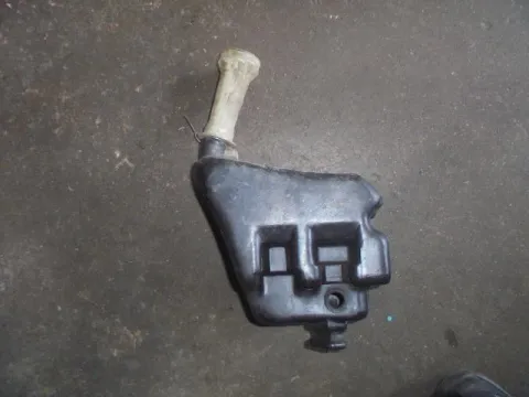 Δοχείο Υαλοκαθαριστήρων για PEUGEOT 106 (1996 - 2003) Δοχείο Υαλοκαθαριστήρων για PEUGEOT 106 (1996 - 2003)
