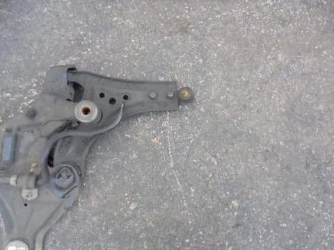 Ψαλίδι Εμπρός Δεξί για CHEVROLET - DAEWOO AVEO (2005 - 2008) (T200) *ΔΒ* Ψαλίδι Εμπρός Δεξί για CHEVROLET - DAEWOO AVEO (2005 - 2008) (T200) *ΔΒ*