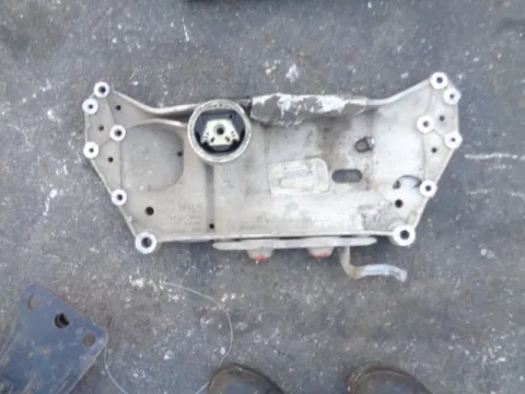 Γέφυρα Εμπρός Οριζόντια για VW TOURAN (2003 - 2006) (1T1) *ΔΒ* ΠΑΛΕΤΑ *30* Γέφυρα Εμπρός Οριζόντια για VW TOURAN (2003 - 2006) (1T1) *ΔΒ* ΠΑΛΕΤΑ *30*