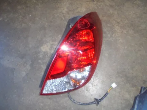 Φανάρι Πίσω Δεξί (Ραγισμένο) για HYUNDAI i20 (2012 - 2015) ( ) Φανάρι Πίσω Δεξί (Ραγισμένο) για HYUNDAI i20 (2012 - 2015) ( )
