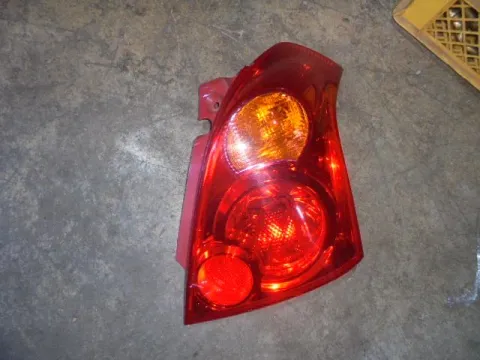 Φανάρι Πίσω Δεξί (Ελαττωματικό) για SUZUKI SWIFT (2006 - 2008) (RS) Hatchback - 3dr SPORT , (2008 - 2011) (RS) Φανάρι Πίσω Δεξί (Ελαττωματικό) για SUZUKI SWIFT (2006 - 2008) (RS) Hatchback - 3dr SPORT , (2008 - 2011) (RS)