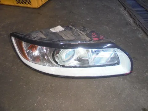 Φανάρι Εμπρός Δεξί (Ελαττωματικό) για VOLVO S40 (2008 - ) (MS) , V50 (2008 - ) (MW) Φανάρι Εμπρός Δεξί (Ελαττωματικό) για VOLVO S40 (2008 - ) (MS) , V50 (2008 - ) (MW)