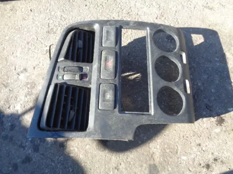Κονσόλα Με Αλάρμ για NISSAN PRIMERA (1996 - 1999) (P11) Κονσόλα Με Αλάρμ για NISSAN PRIMERA (1996 - 1999) (P11)