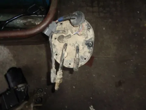 Αντλία Καυσίμου (Τρόμπα Βενζίνης) για TOYOTA CARINA (1992 - 1995) E (T190) Αντλία Καυσίμου (Τρόμπα Βενζίνης) για TOYOTA CARINA (1992 - 1995) E (T190)