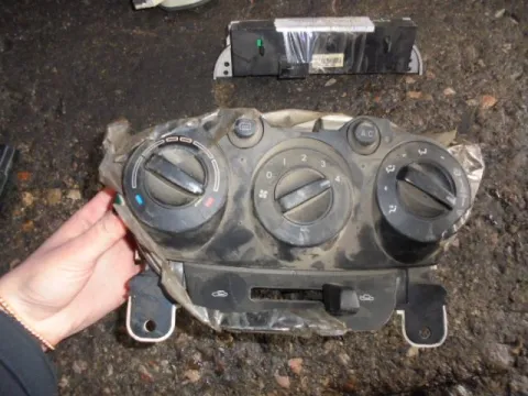 Χειριστήρια Καλοριφέρ για MAZDA 2 (2008 - 2011) (DE) ΤΕΛΑΡΟ 4*253844 Χειριστήρια Καλοριφέρ για MAZDA 2 (2008 - 2011) (DE) ΤΕΛΑΡΟ 4*253844
