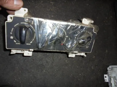 Χειριστήρια Καλοριφέρ για CITROEN XSARA (1997 - 2000) Χειριστήρια Καλοριφέρ για CITROEN XSARA (1997 - 2000)