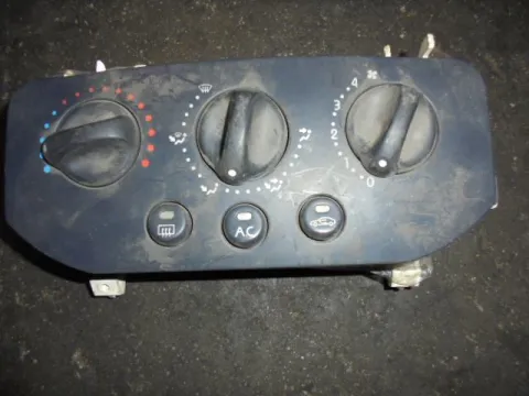 Χειριστήρια Καλοριφέρ για RENAULT CLIO (1998 - 2001) (BB_) (CB_) Χειριστήρια Καλοριφέρ για RENAULT CLIO (1998 - 2001) (BB_) (CB_)