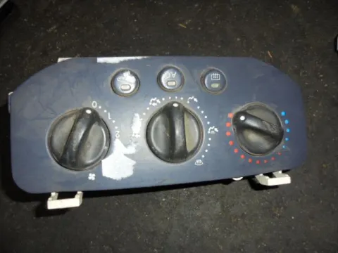 Χειριστήρια Καλοριφέρ για RENAULT CLIO (1998 - 2001) (BB_) (CB_) Χειριστήρια Καλοριφέρ για RENAULT CLIO (1998 - 2001) (BB_) (CB_)