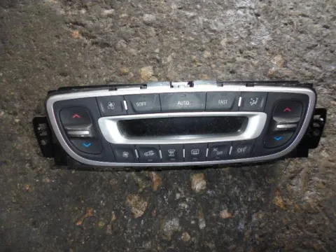 Χειριστήρια Καλοριφέρ E1073945 για RENAULT SCENIC (2013 - 2017) Χειριστήρια Καλοριφέρ E1073945 για RENAULT SCENIC (2013 - 2017)
