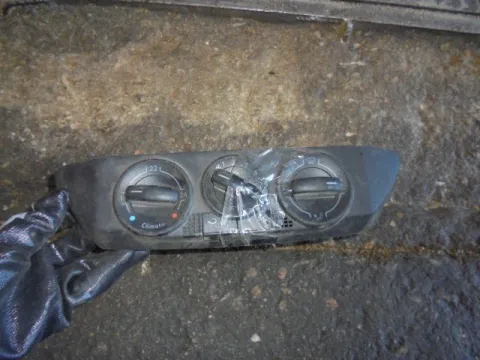 Χειριστήρια Καλοριφέρ για VW POLO (2005 - 2009) (9N3 ) Χειριστήρια Καλοριφέρ για VW POLO (2005 - 2009) (9N3 )