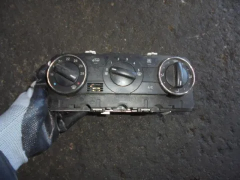 Χειριστήρια Καλοριφέρ A1698301785 για MERCEDES A - CLASS (2004 - 2008) (W169) Χειριστήρια Καλοριφέρ A1698301785 για MERCEDES A - CLASS (2004 - 2008) (W169)