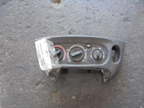 Χειριστήρια Καλοριφέρ για RENAULT SCENIC (2003 - 2006) (JM) Χειριστήρια Καλοριφέρ για RENAULT SCENIC (2003 - 2006) (JM)