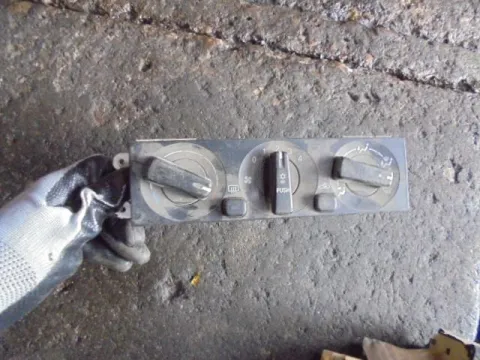 Χειριστήρια Καλοριφέρ για MITSUBISHI CARISMA (1996 - 1999) (DA) Χειριστήρια Καλοριφέρ για MITSUBISHI CARISMA (1996 - 1999) (DA)