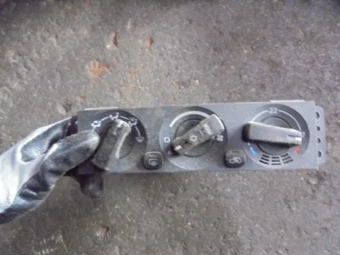 Χειριστήρια Καλοριφέρ MR360474 για MITSUBISHI CARISMA (1999 - 2004) (DA) Χειριστήρια Καλοριφέρ MR360474 για MITSUBISHI CARISMA (1999 - 2004) (DA)
