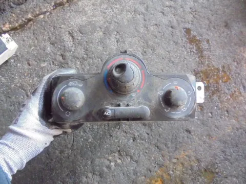 Χειριστήρια Καλοριφέρ για RENAULT KANGOO (2009 - 2013) (KW) BE BOP Χειριστήρια Καλοριφέρ για RENAULT KANGOO (2009 - 2013) (KW) BE BOP
