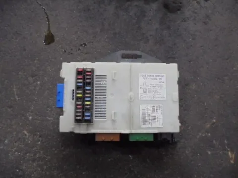 Ασφαλειοθήκη Μηχανής 7G9T14A073DC για FORD MONDEO (2007 - 2010) Mk4a (BA7 - CD345) Ασφαλειοθήκη Μηχανής 7G9T14A073DC για FORD MONDEO (2007 - 2010) Mk4a (BA7 - CD345)