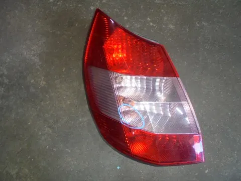 Φανάρι Πίσω Αριστερό (Ραγισμένο) για RENAULT SCENIC (2003 - 2006) (JM) Φανάρι Πίσω Αριστερό (Ραγισμένο) για RENAULT SCENIC (2003 - 2006) (JM)