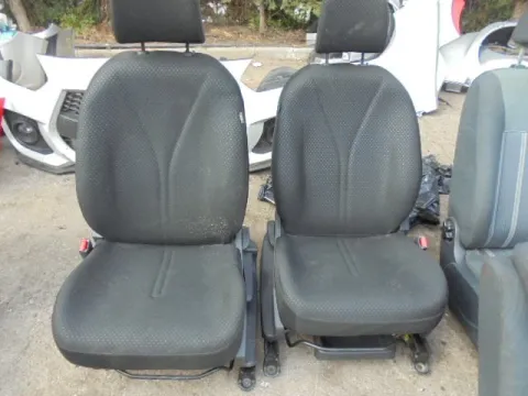Καθίσματα Σετ Εμπρός Με Αερόσακους για TOYOTA YARIS (2006 - 2009) (KL9) *Α* Καθίσματα Σετ Εμπρός Με Αερόσακους για TOYOTA YARIS (2006 - 2009) (KL9) *Α*