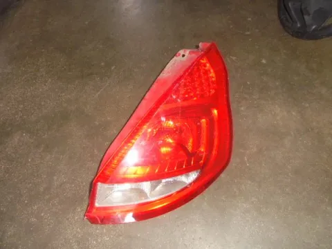 Φανάρι Πίσω Δεξί Ελαττωματικό για FORD FIESTA (2008 - 2012) Mk6 (JA8) Φανάρι Πίσω Δεξί Ελαττωματικό για FORD FIESTA (2008 - 2012) Mk6 (JA8)