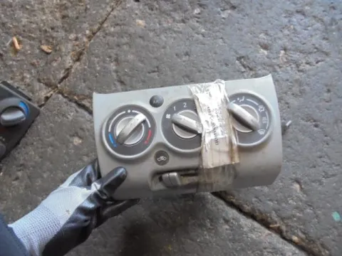 Χειριστήρια Καλοριφέρ για NISSAN PIXO (2009 - ) (UA0) Χειριστήρια Καλοριφέρ για NISSAN PIXO (2009 - ) (UA0)