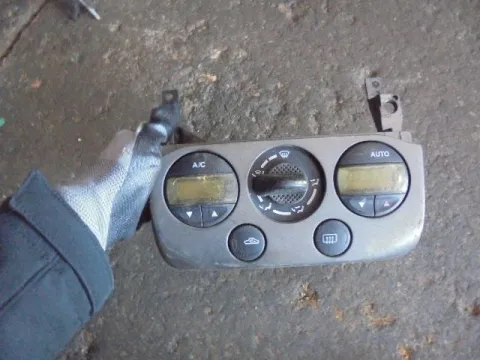 Χειριστήρια Καλοριφέρ 275109F600 για NISSAN PRIMERA (1999 - 2001) (P11) Χειριστήρια Καλοριφέρ 275109F600 για NISSAN PRIMERA (1999 - 2001) (P11)